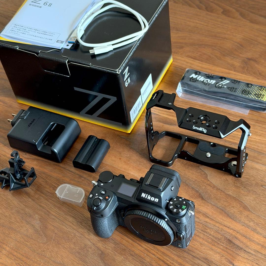 Nikon Z 6II + ケージ + 予備バッテリー