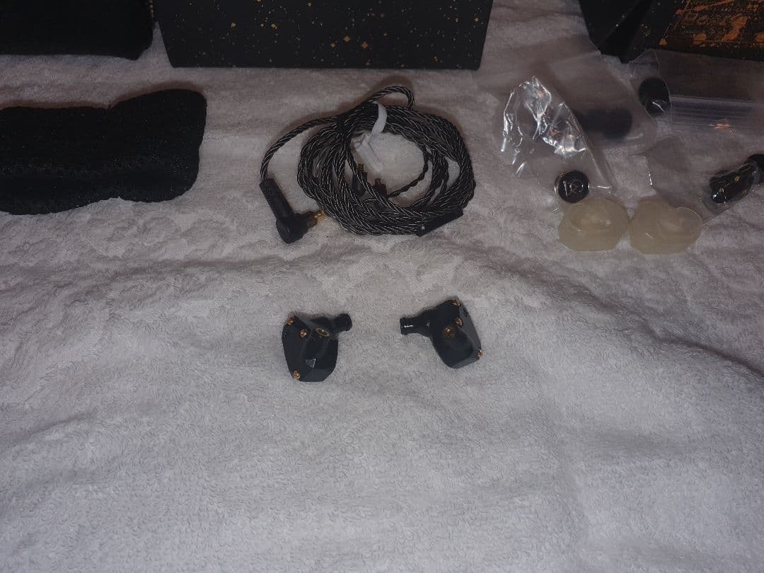イヤホン campfire audio andromeda gold