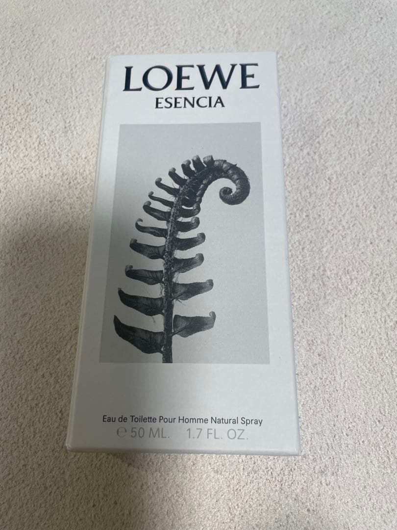 香水(女性用) LOEWE ESENCIA Eau de Toilette 50ML