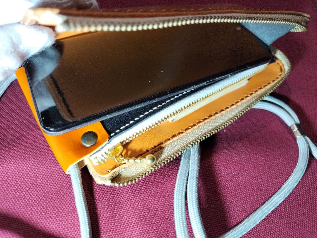 【スマホケースと財布を一体化！】本革製 スマホポーチ カード＆小銭入れ付き