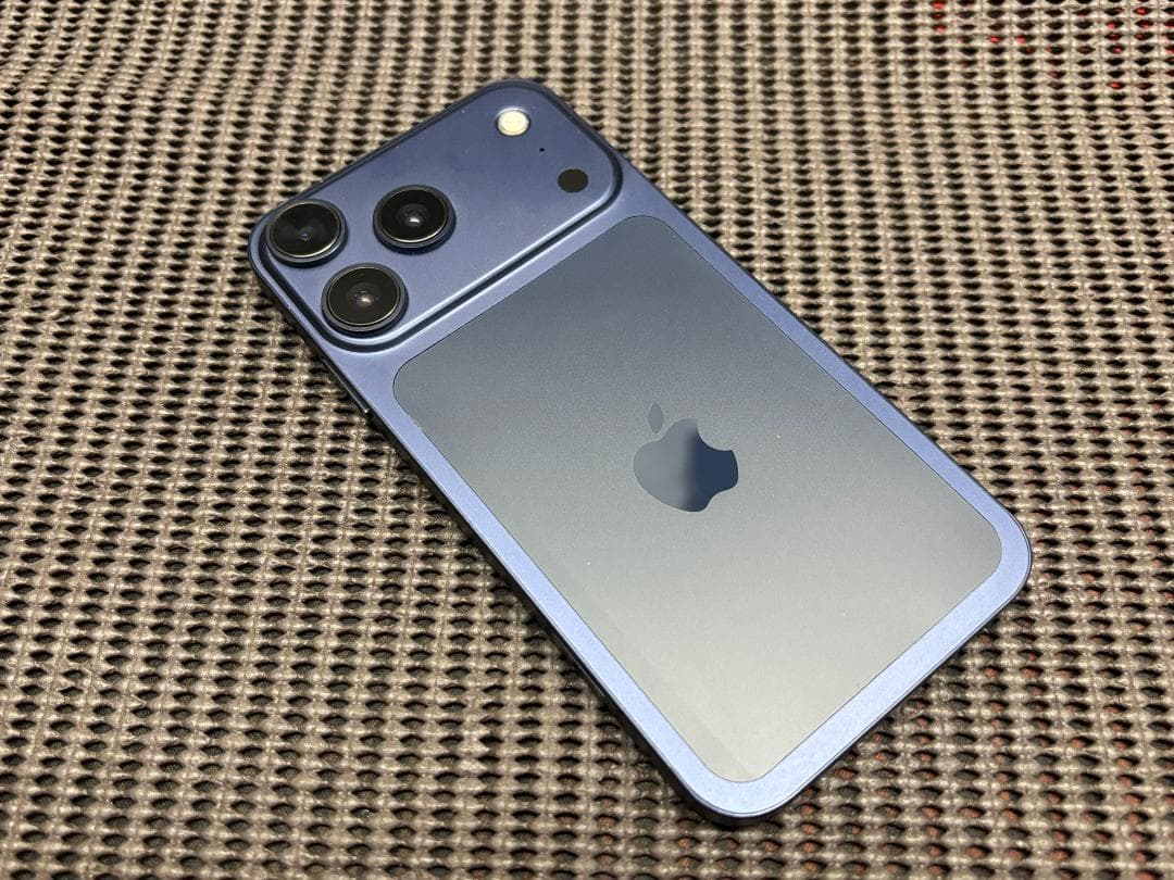 【最終値下げ】iphoneXR / iphone17PRO Deep Blue！