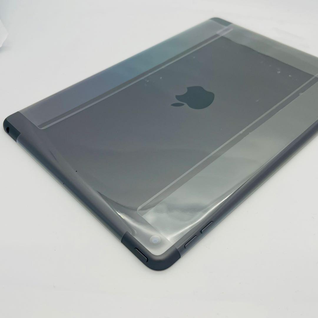 未使用　iPad 8 第8世代　32 GB Wi-Fi グレイ　本体