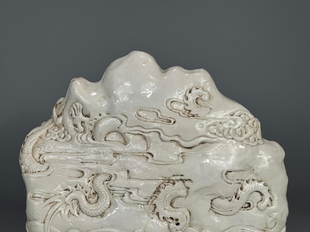 A3S30 中国美術　徳化窯　白磁彫龍鳳香炉文　置物　文房具　陳国治 在銘　唐物
