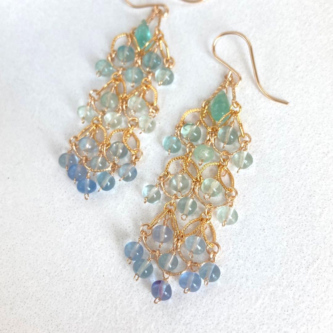 フローライトとエメラルドのシャンデリアピアス