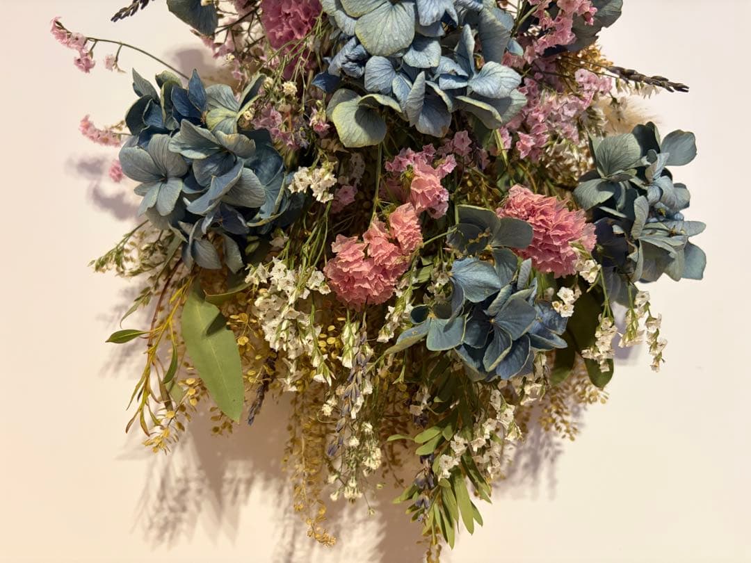 紫陽花とスターチスのスワッグ　ドライフラワースワッグ　ドライフラワー