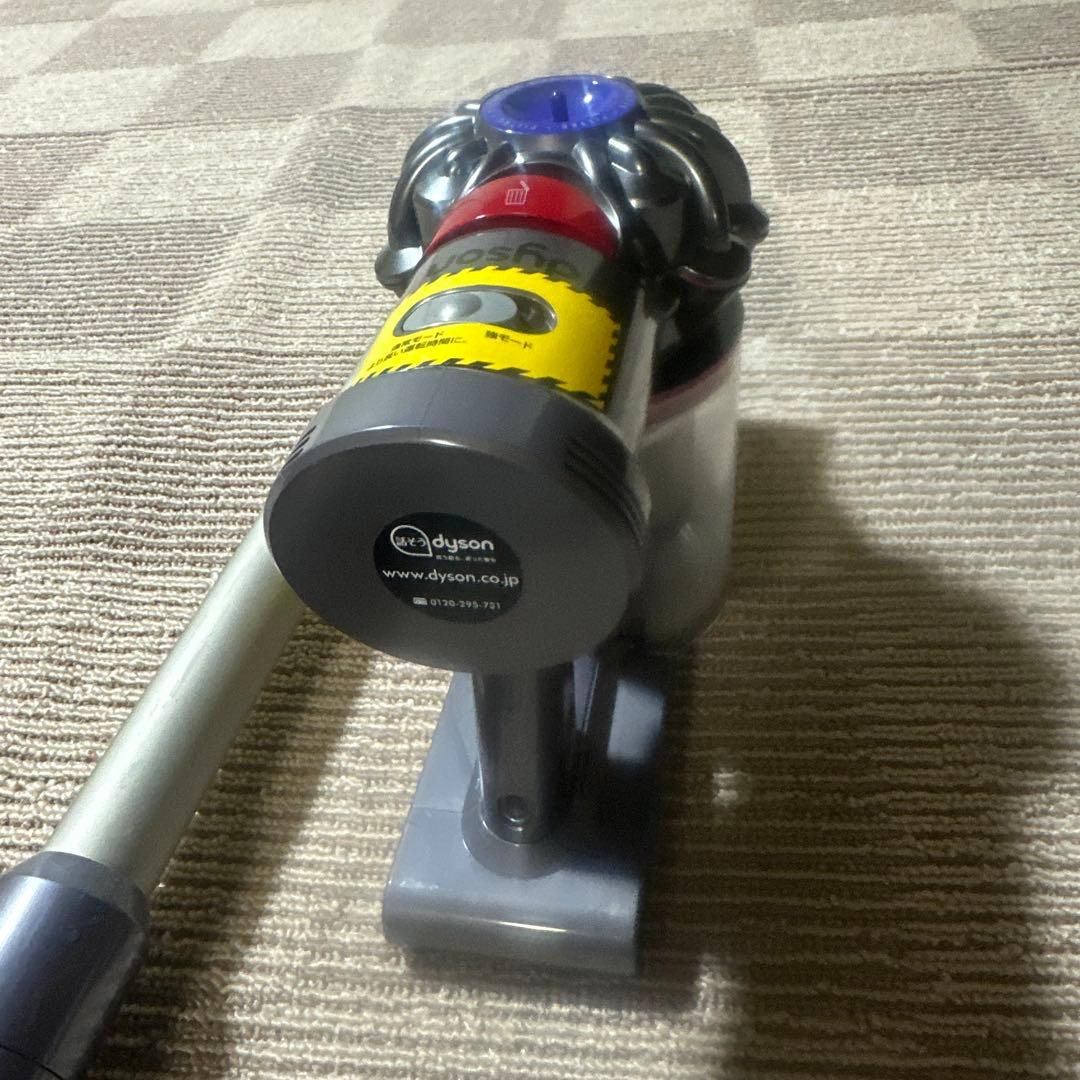 Dyson ダイソン V7 コードレス掃除機 本体　ジャンク品