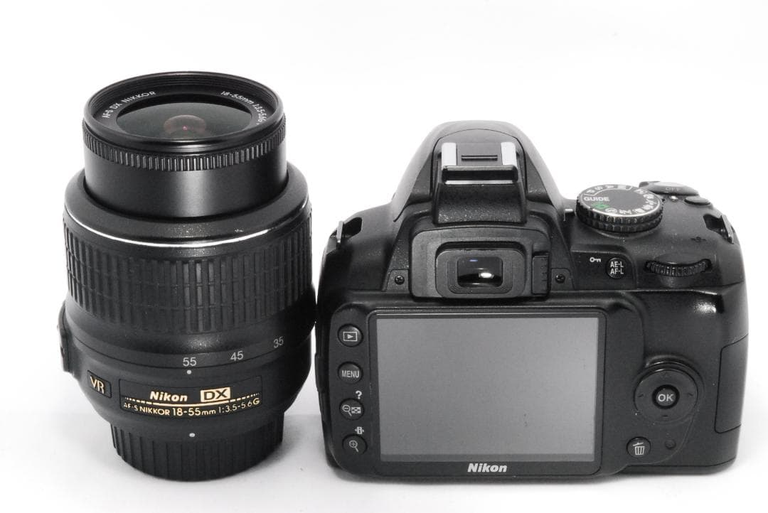 お得なフォロー割⭐️Nikon D3000 標準レンズ 付属品充実スタートセット