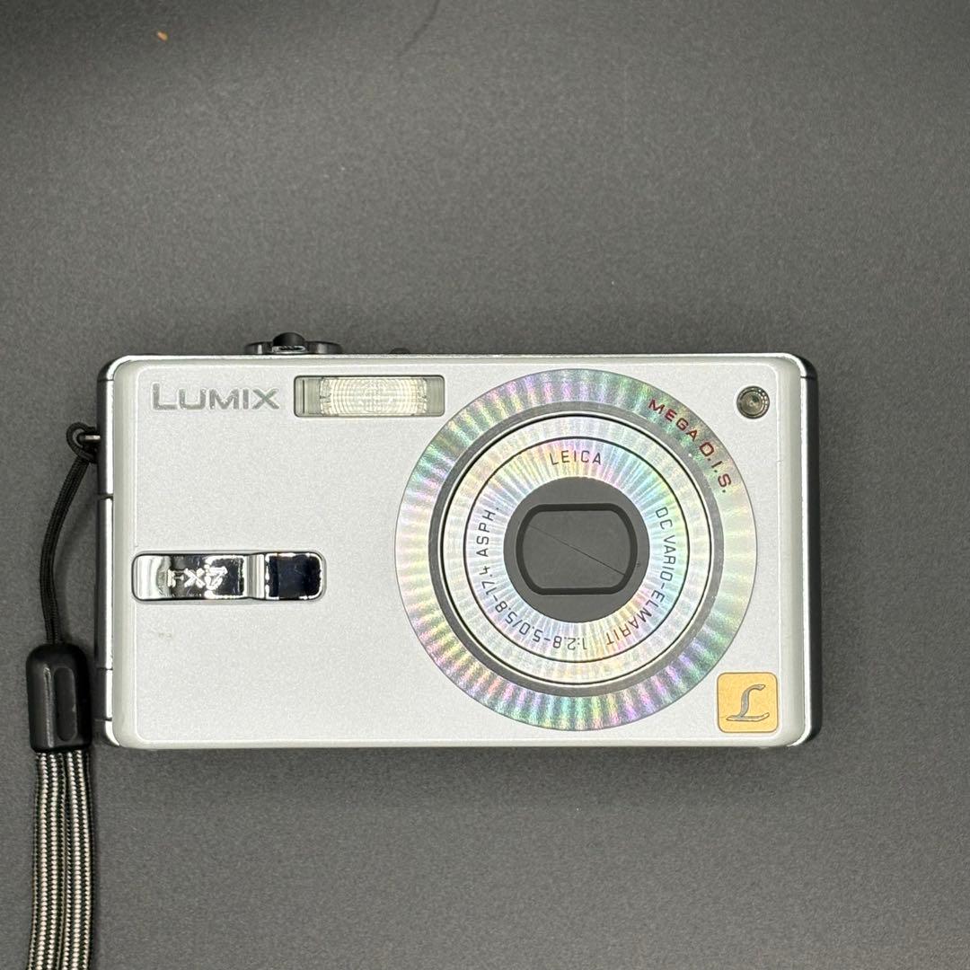 Panasonic Lumix FX7 極上品　本体とバッテリーチャージャー付