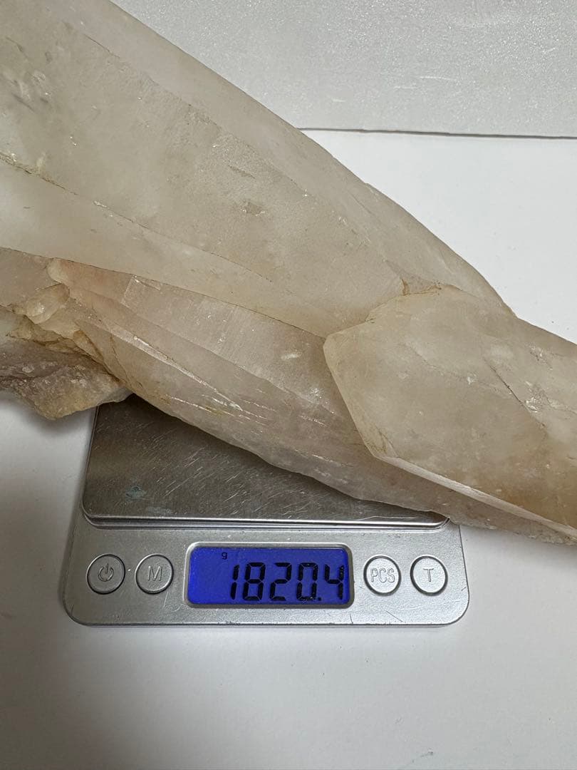 ヒマラヤ産　大きな水晶クラスタ　約1820g 置き物に良い形　パワーストーン