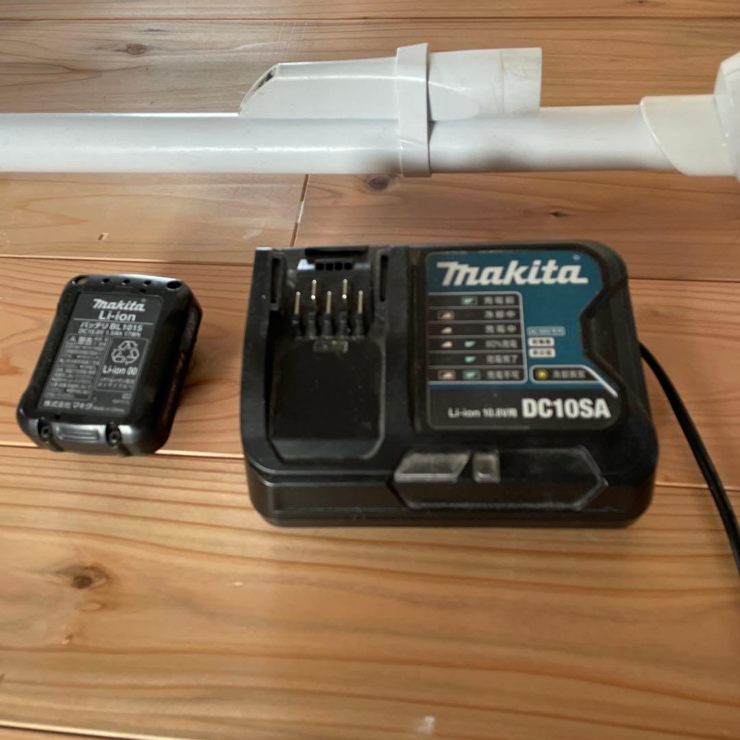 マキタ充電式クリーナー10.8v CL107FD バッテリー充電器セット
