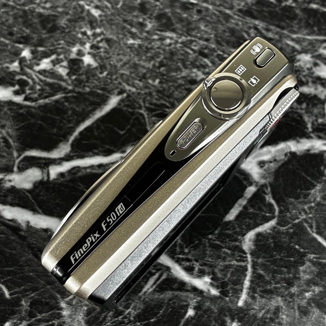 FUJIFILM FinePix F50fd コンパクトデジタルカメラ