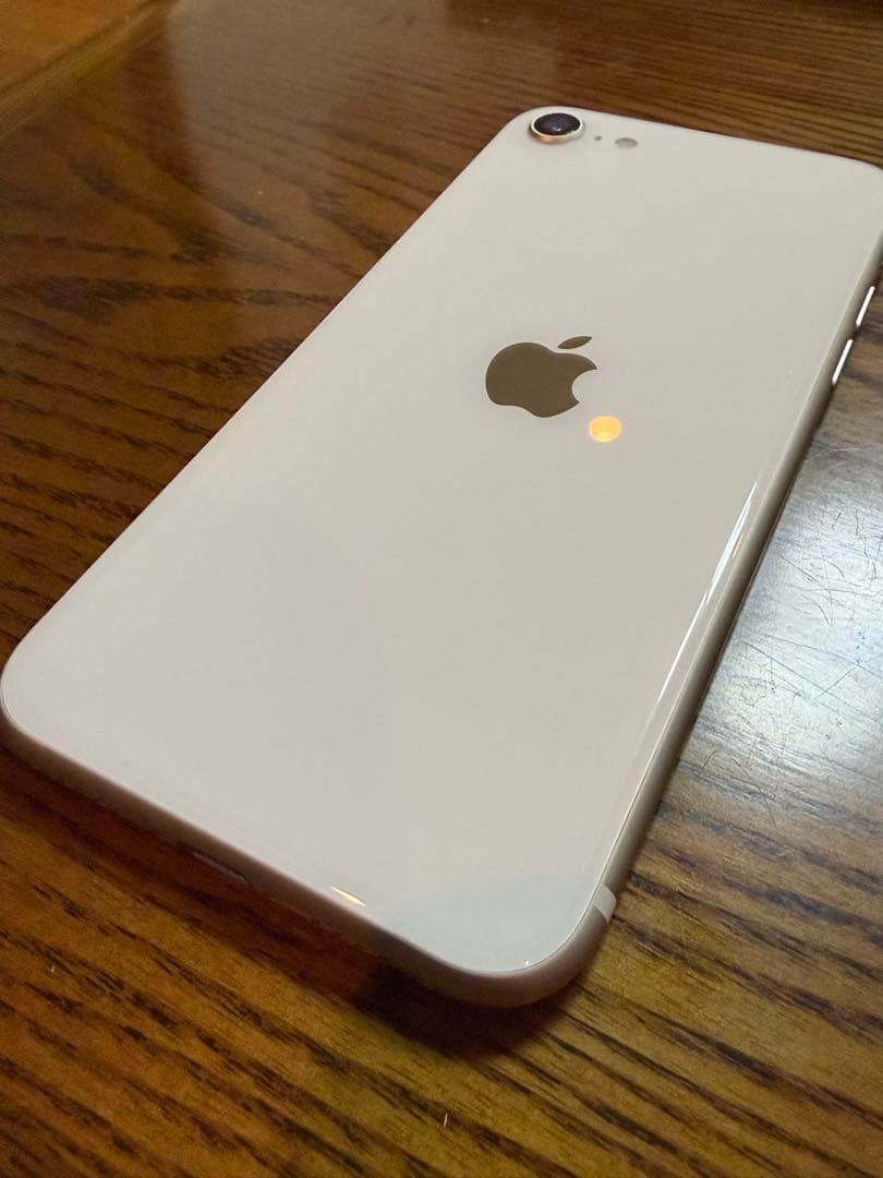 iPhone SE 第3世代 64GB SIMフリー バッテリー91% ホワイト