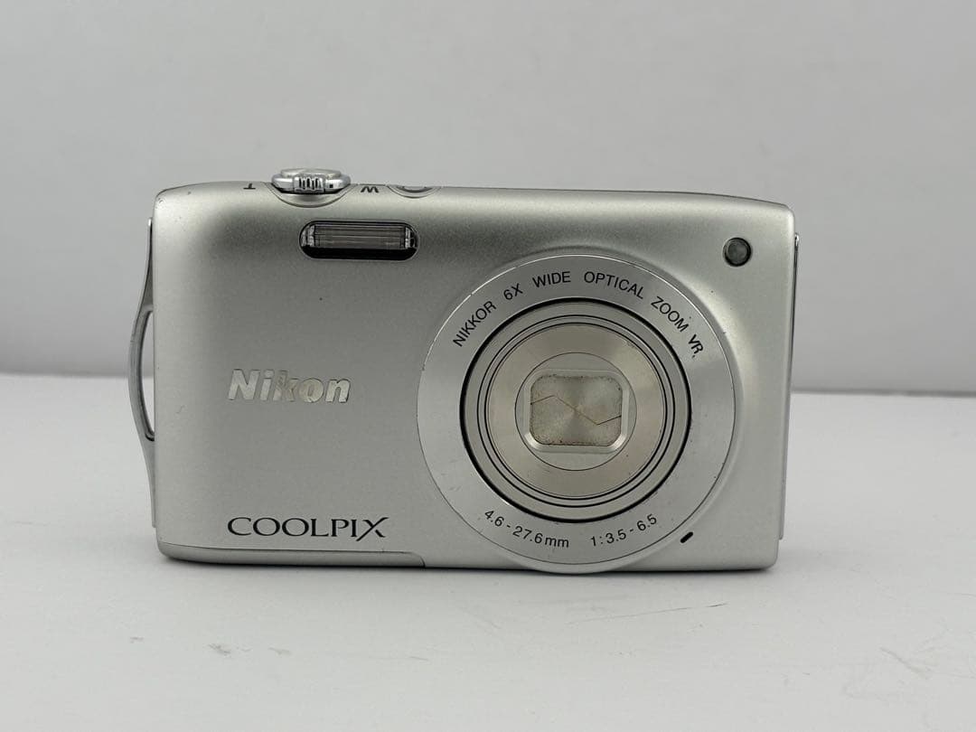 ★ニコンNikon COOLPIX S3300シルバー