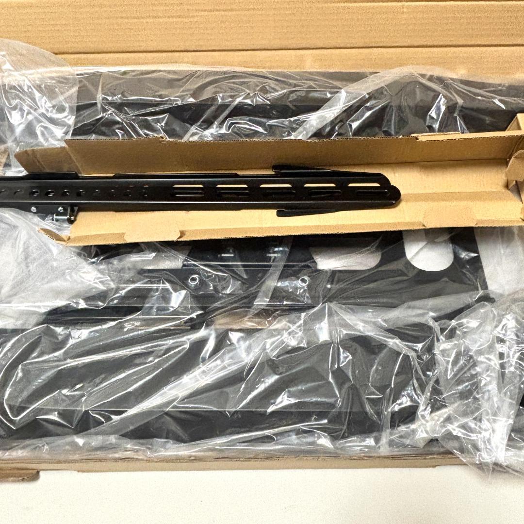 【新品未使用】アーム式 壁掛け金具 テレビ 32-70型　PRM-LT19M