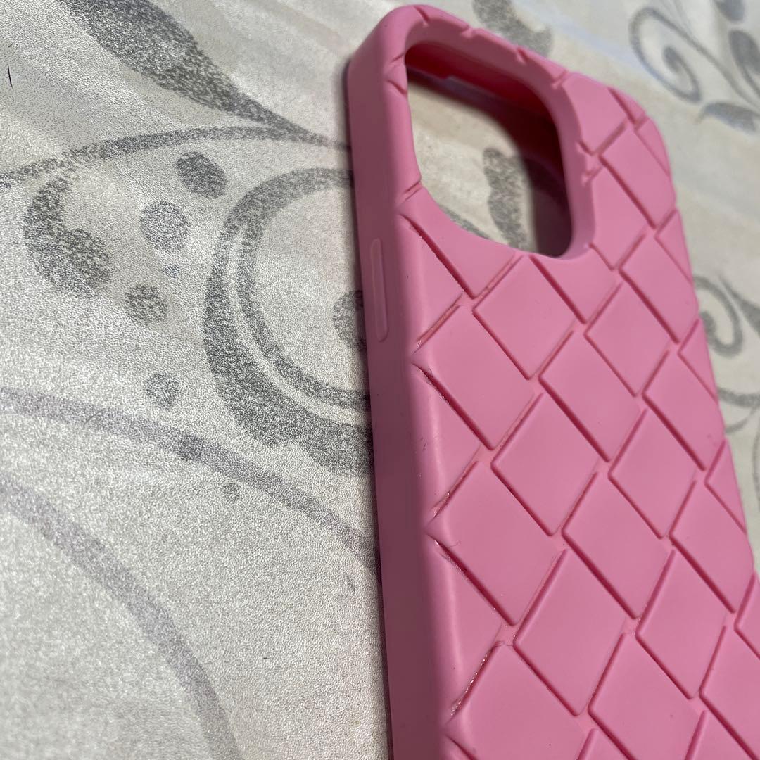 ボッテガ　iPhone16Proケース　イントレチャート　ショルダーストラップ