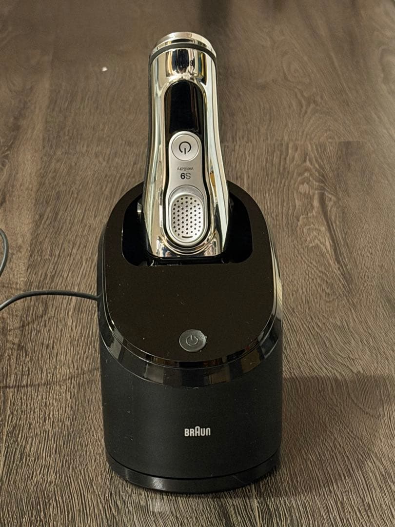 【最終価格】ブラウン　シリーズ9 システム洗浄器付き