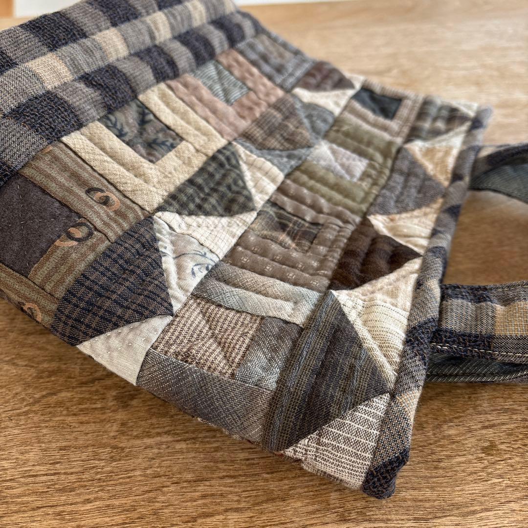 パッチワークキルト　ハウスのトートバック　ハンドメイド