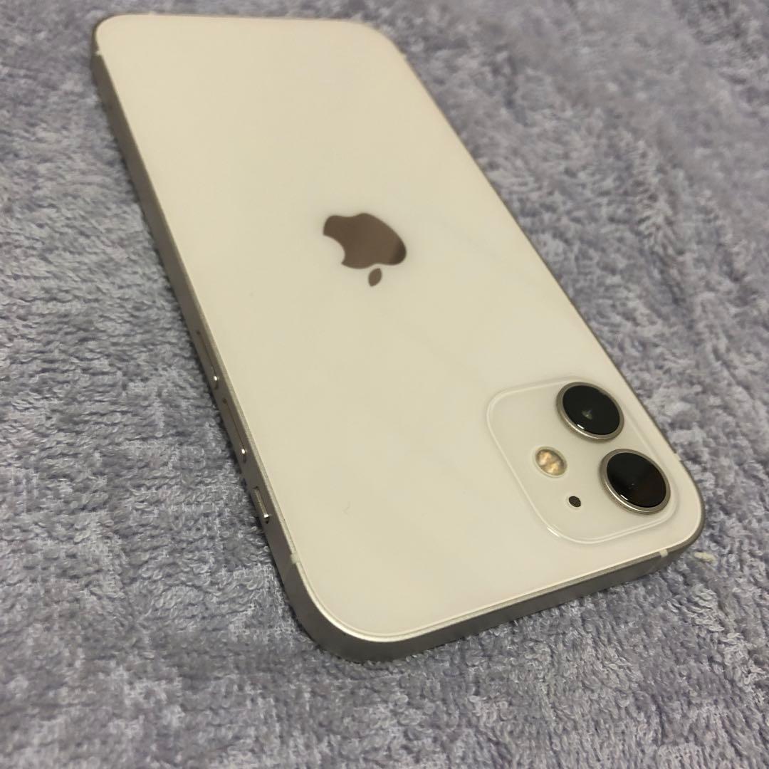 アップル　アイフォーン　iPhone12 128GB ホワイト　美品　小傷のみ