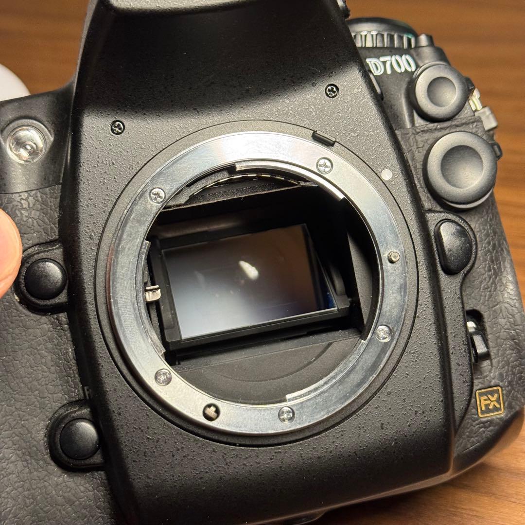 Nikon D700 美品　シャッター数7,239回　バッテリー&充電器つき