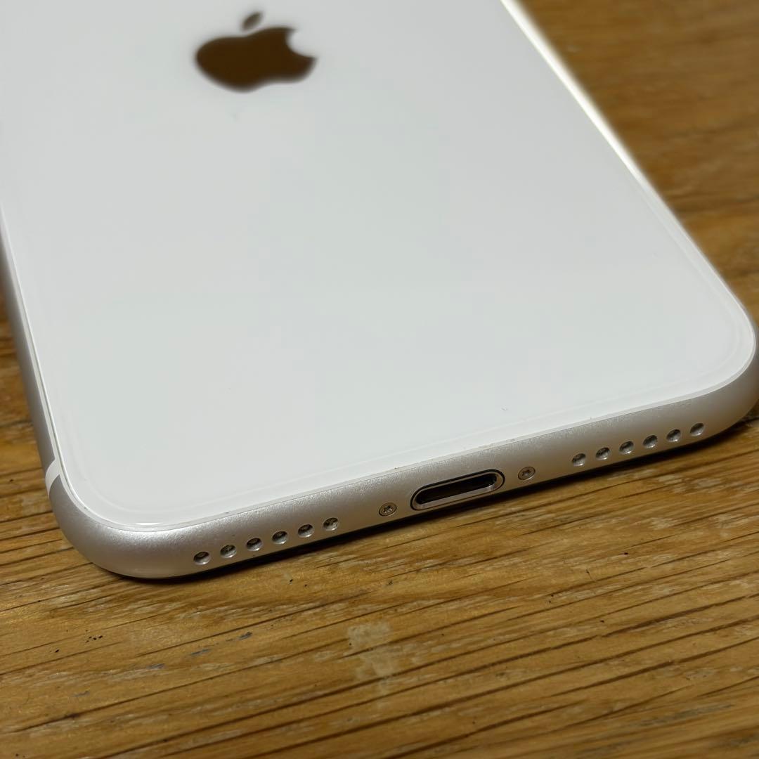 バッテリー新品　iPhoneSE第2世代256GB SIMフリー 17280