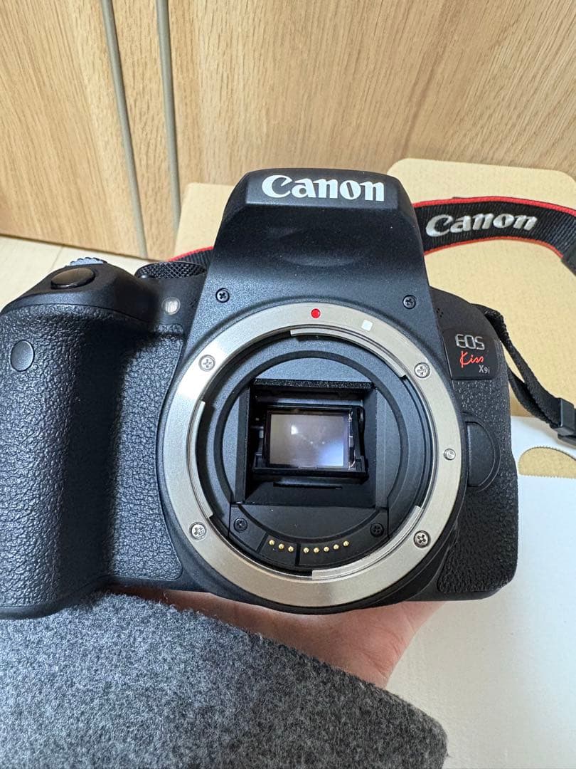 Canon EOS Kiss X9i 本体とレンズ2本セット