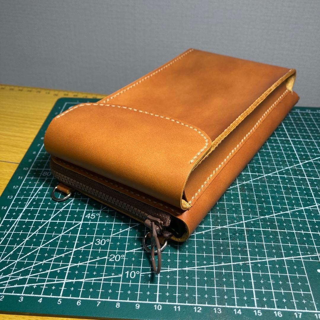 ハンドメイド　レザー スマホ入れ付き財布 キャメル