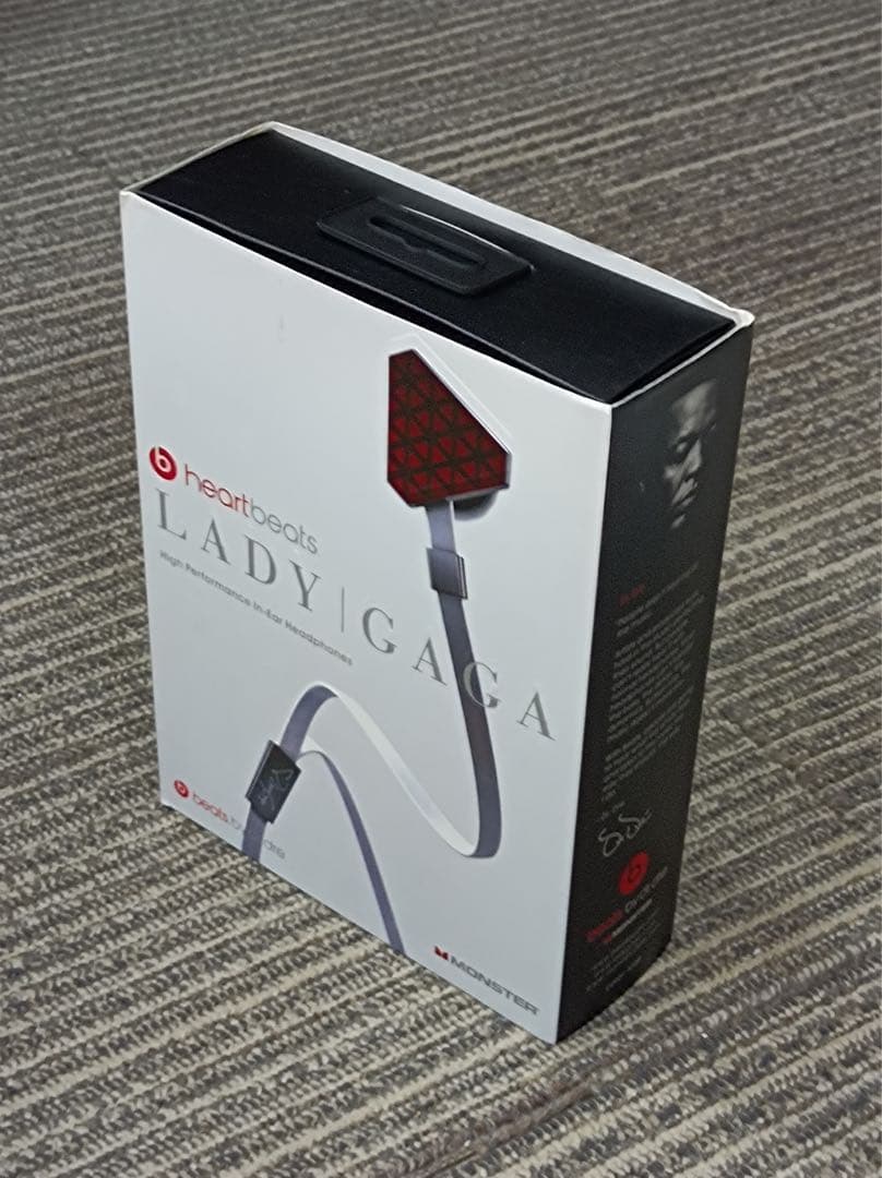 八6040【未使用品】 heart beats LADY GAGA イヤホン