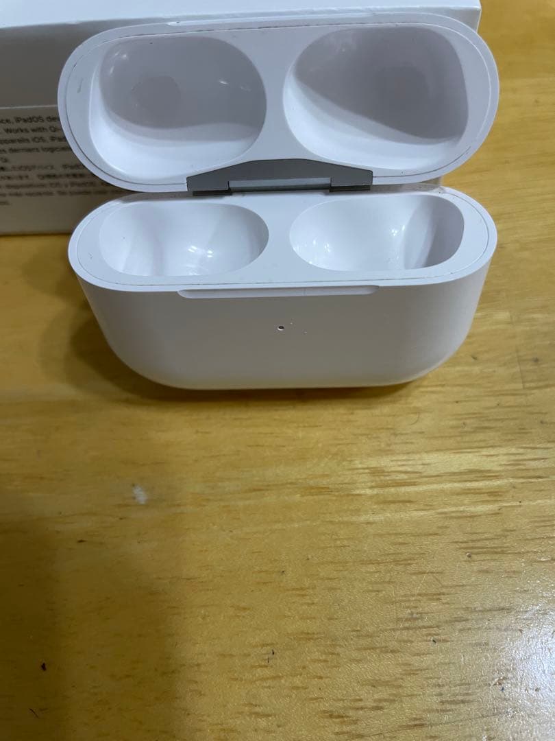 そ*ま様 AirPods Pro 本体 充電ケース付き