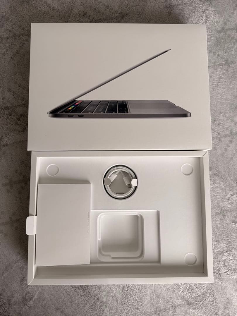 MacBookPro13インチ2020 Corei5 8GB SSD256GB