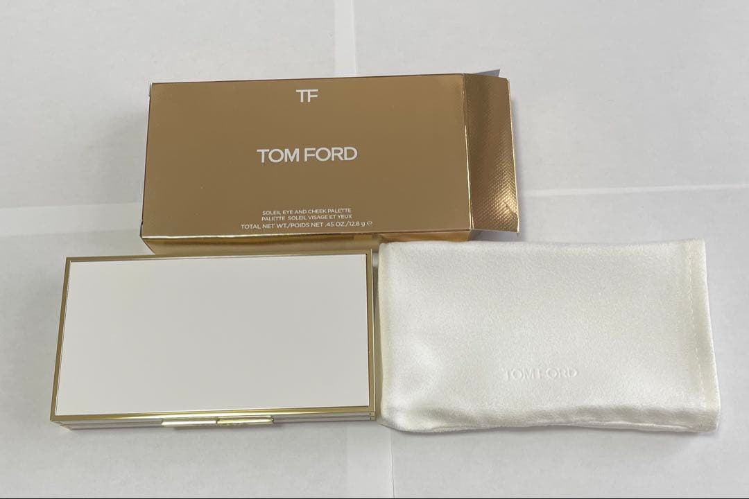 TOM FORD トムフォード　ソレイユ アイ アンド チーク パレット04