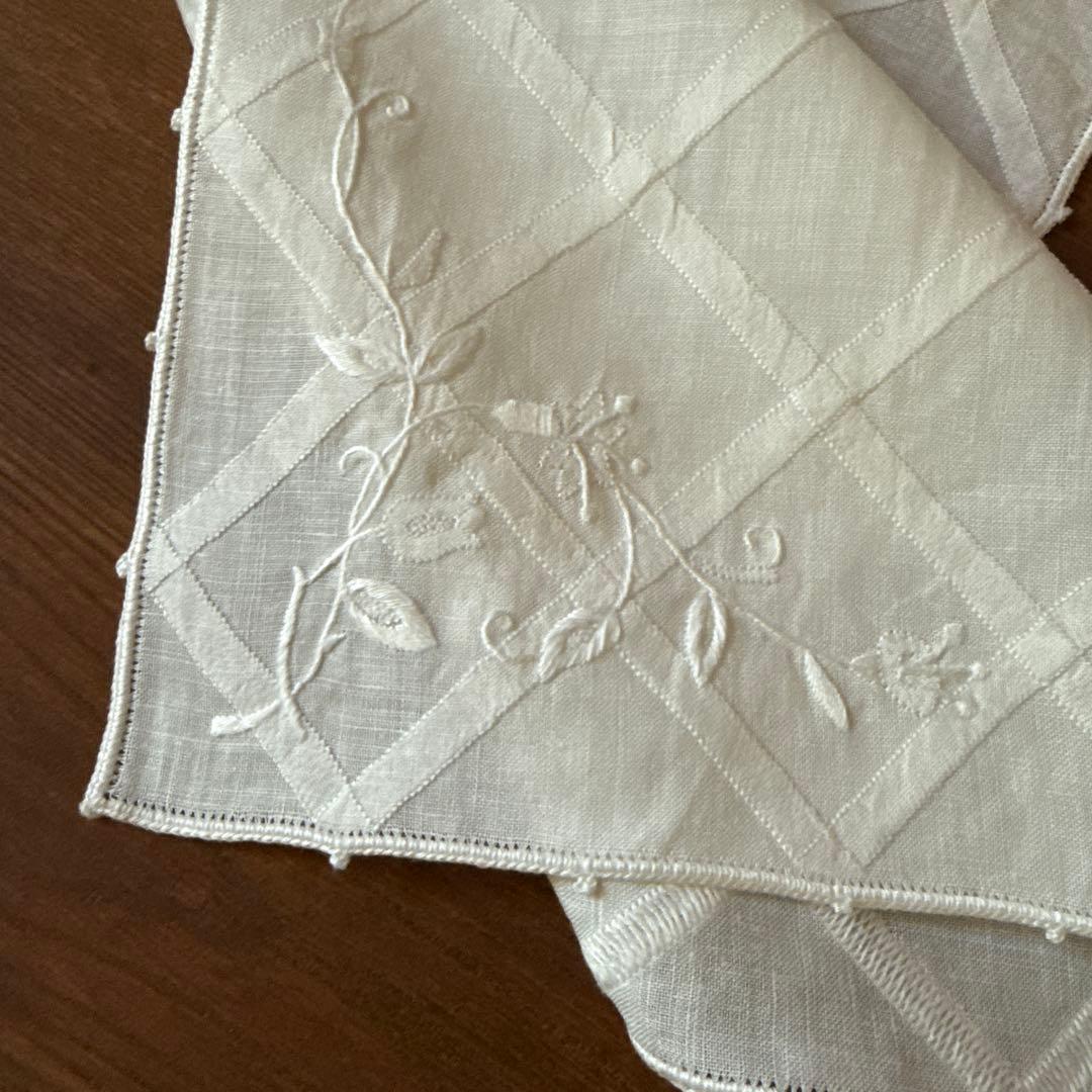 フランスアンティークஐ⋆*エレガント刺繍クロス・ホワイト