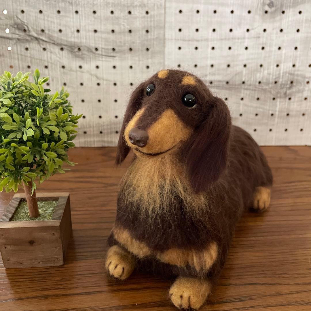 羊毛フェルト　ミニチュアダックス　チョコタン