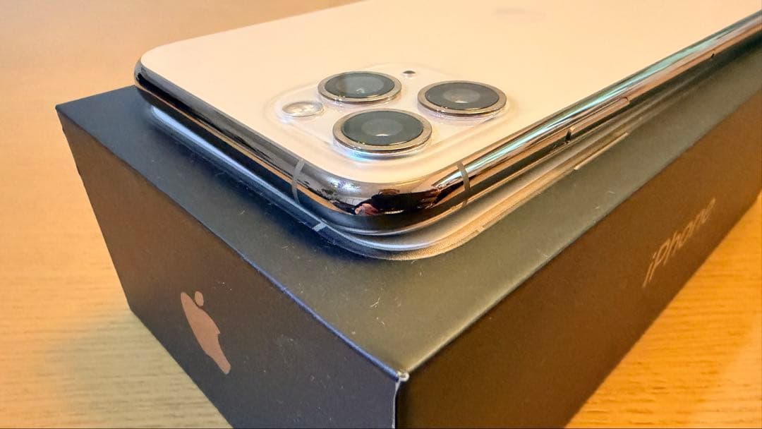 休日限定値下げ中！極美品　iPhone 11 Pro ゴールド 512 G