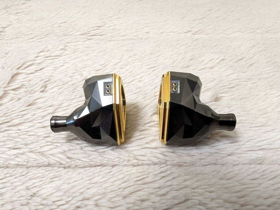 極美品 Astell&Kern Empire Ears NOVUS　79万円