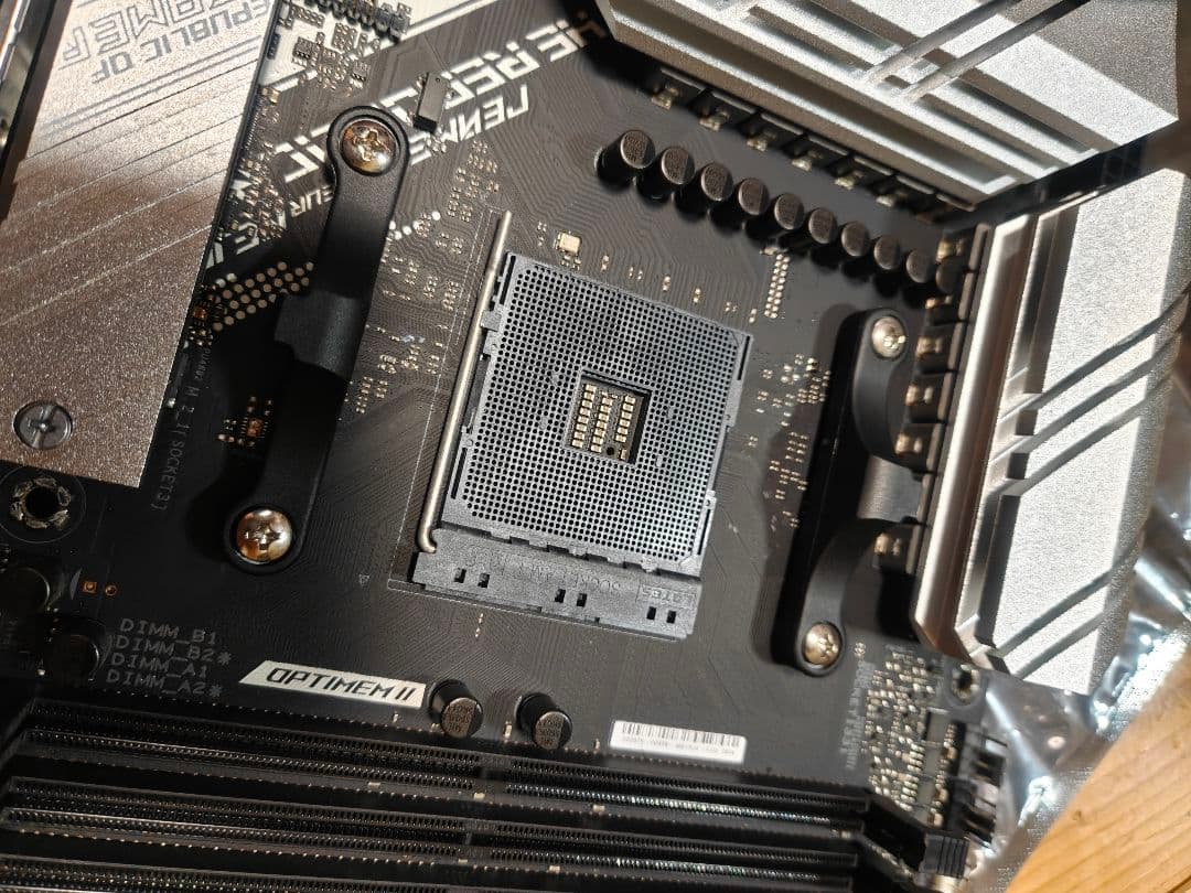 ROG STRIX B550-A GAMING AM4 ATXマザーボード