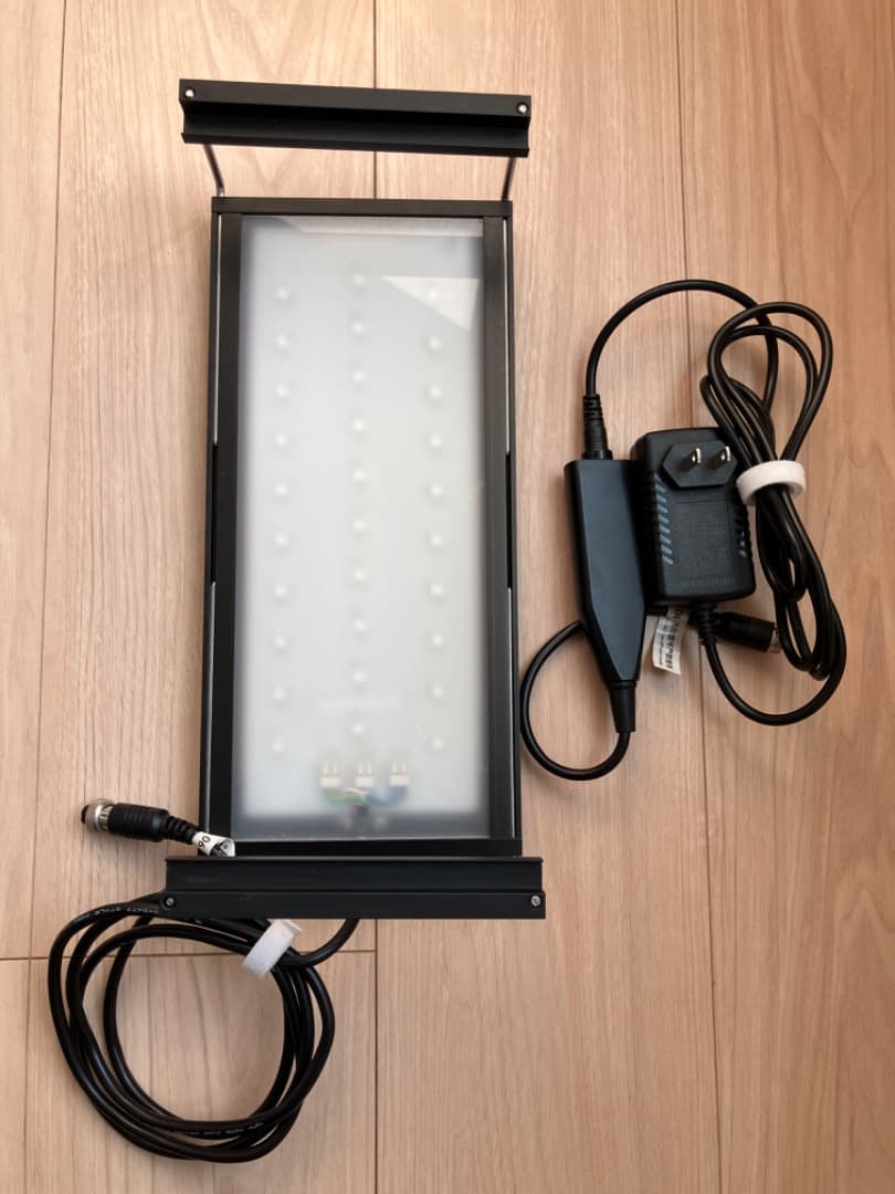 Chihiros LED WRGB2 30 esAqua 水槽バックスクリーン