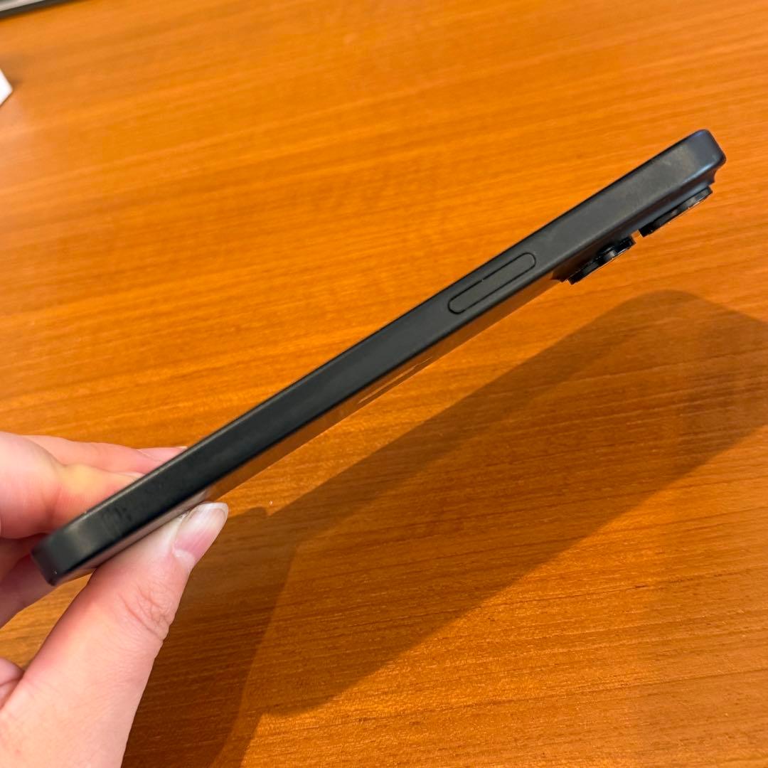 iPhone15 128GB ブラック SIMフリー バッテリー84%