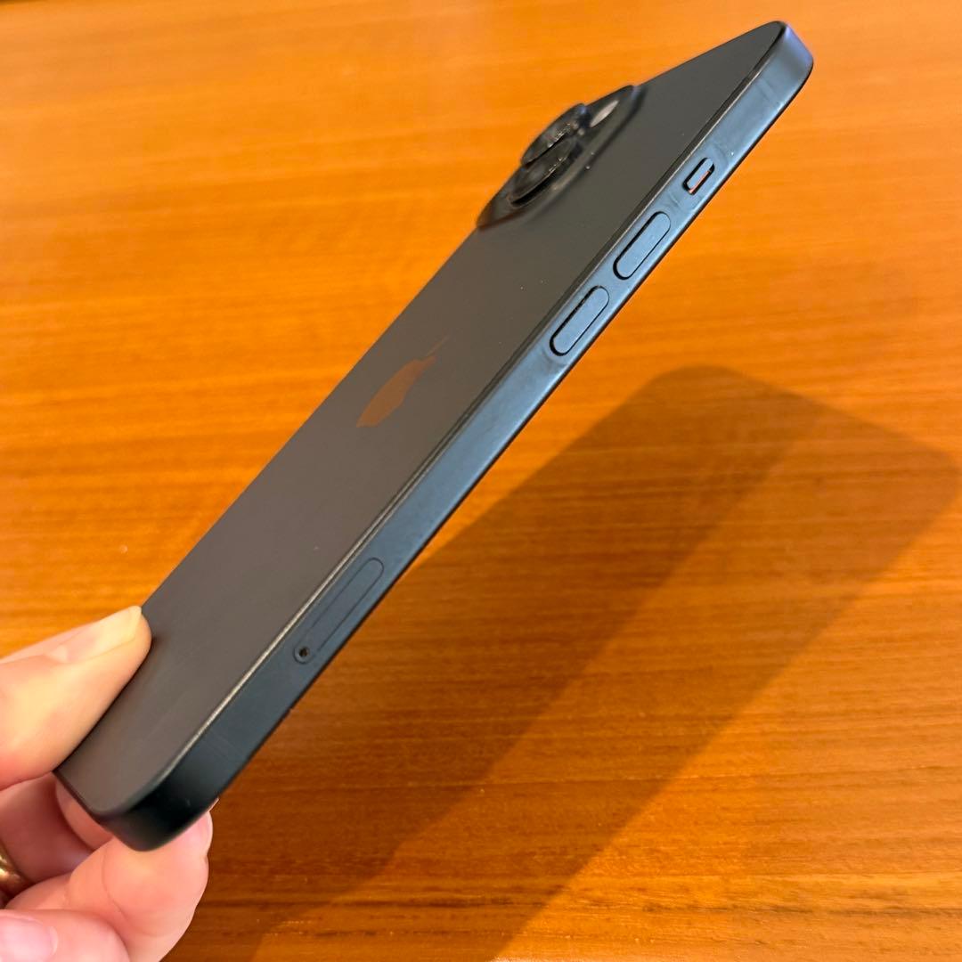iPhone15 128GB ブラック SIMフリー バッテリー84%