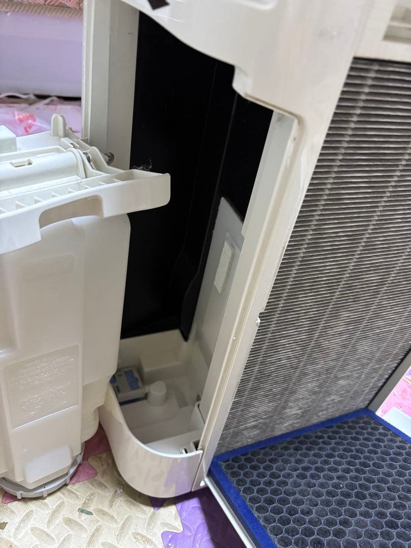 シャープ加湿空気清浄機　ＫＣ-G５０-Ｗ