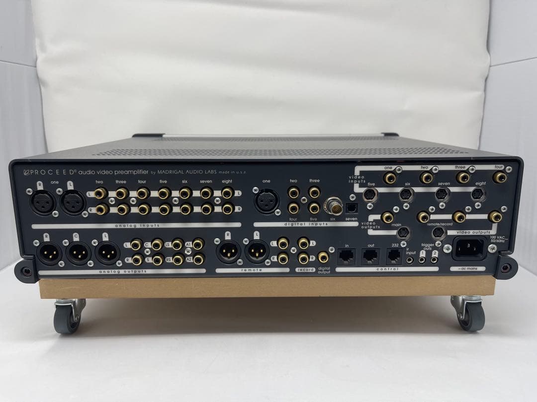 Madrigal Proceed AVP プリアンプ②【正規輸入品・100V】