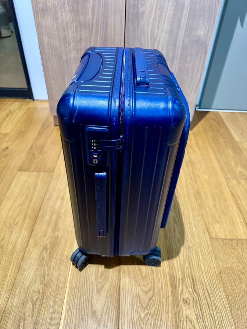 RIMOWA ESSENTIAL SLEEVE キャビン　プラス　ネイビー