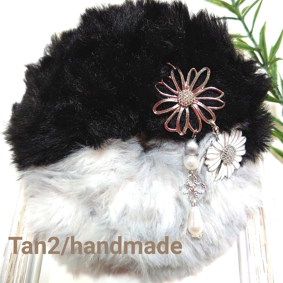 ボリュームたっぷりファーシュシュ  ブルーグレー×ブラック マーガレット♡