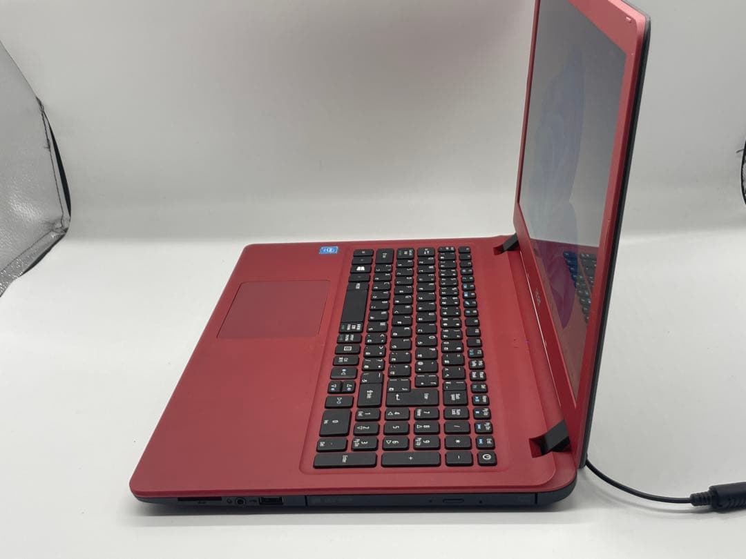 ほぼ新品のSSD256GB搭載 Window11 ノートパソコン オフィスあり