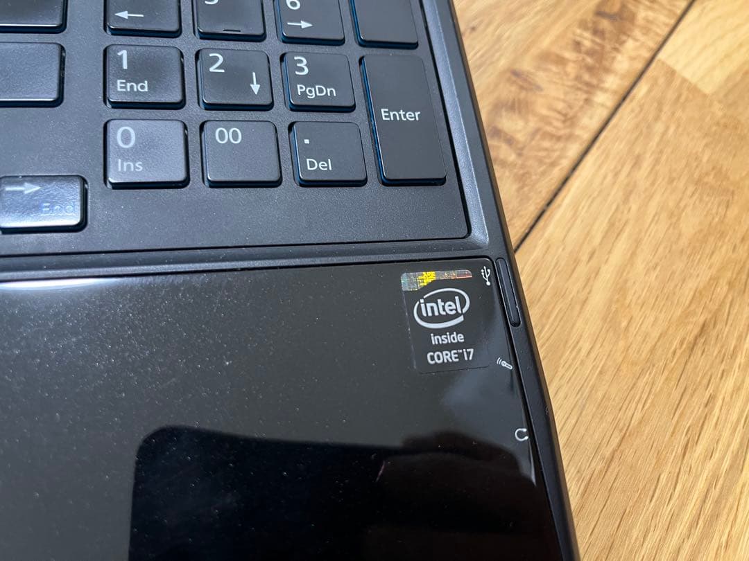 ヴ*ン様 Fujitsu Lifebook AH53 Intel Core i7