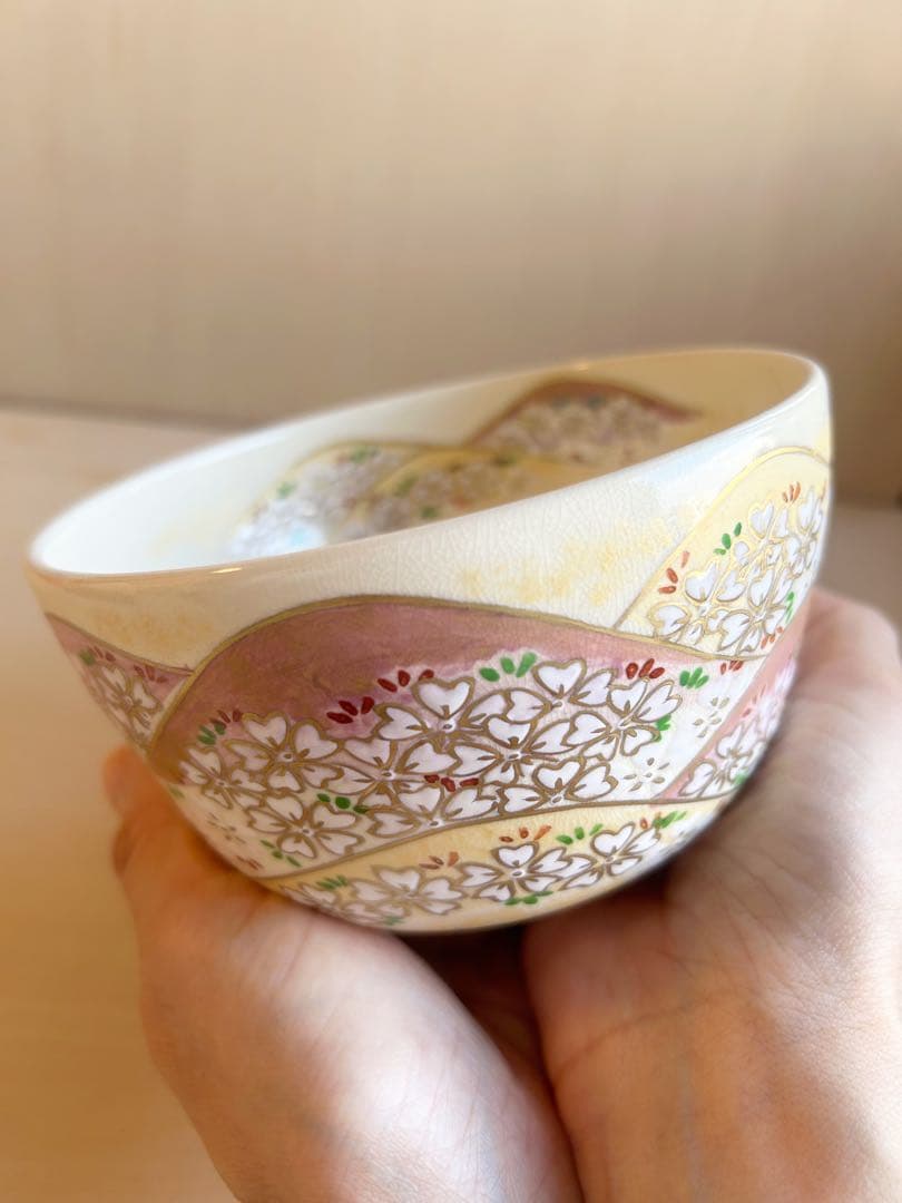 京焼　色絵　金彩　吉野山　抹茶茶碗