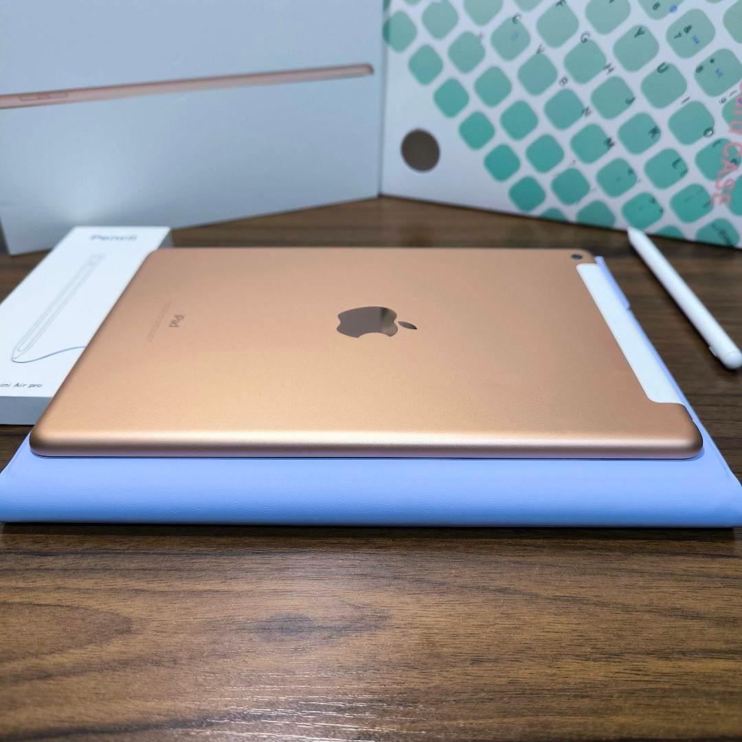 iPad 第6世代 Simフリー 32GB ケースとキーボード、タッチペン