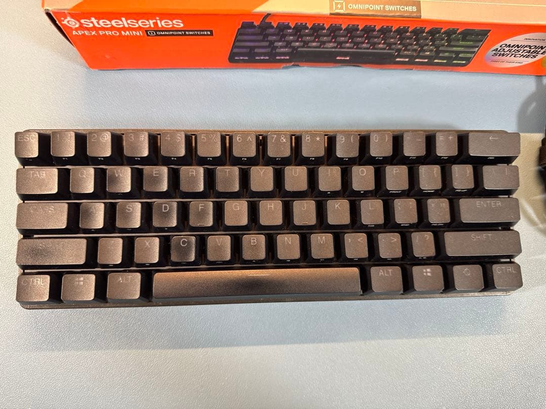 SteelSeries Apex Pro Mini 有線キーボード