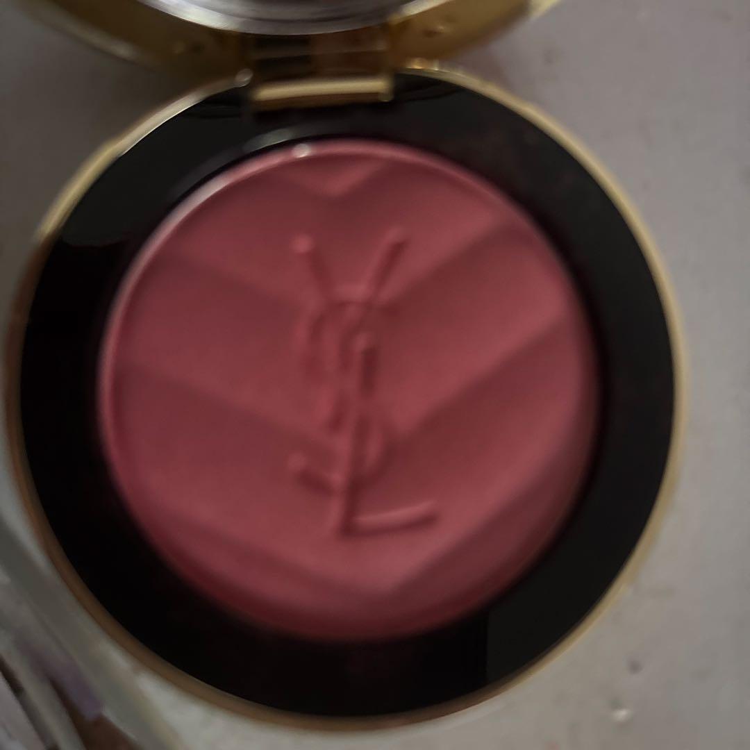 YSL パウダーチーク ピンク　44