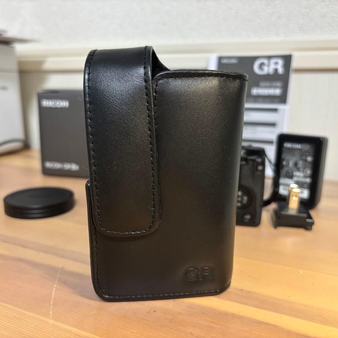 RICOH GR IIIx (3x)コンパクトデジタルカメラ
