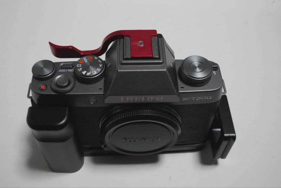 ラスト出品！12月13日まで！富士フイルム X-T200 単焦点レンズセット